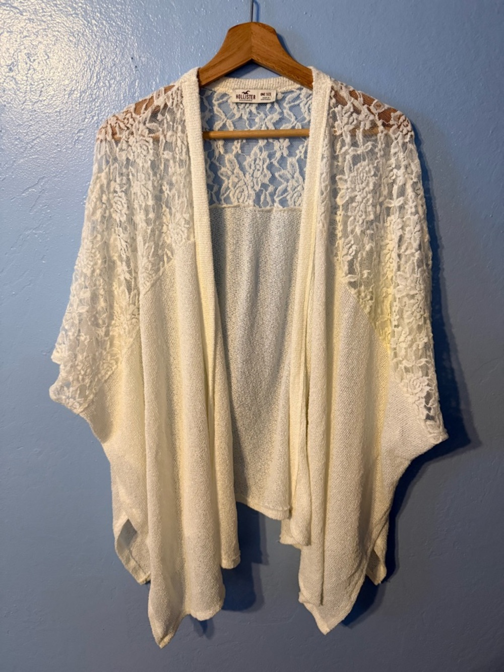 3 for $30 💅🏻 Hollister Cream Lace-Back Open Cardigan 💅🏻 Bundle SALE!